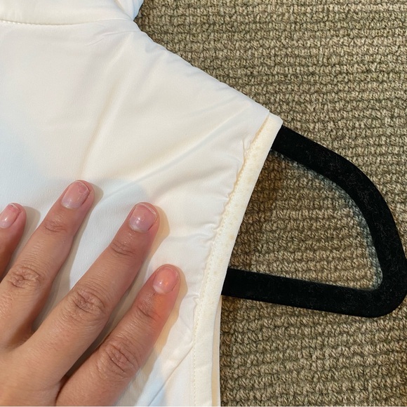 Lululemon White Vest Size 4 - Picture 8 of 10